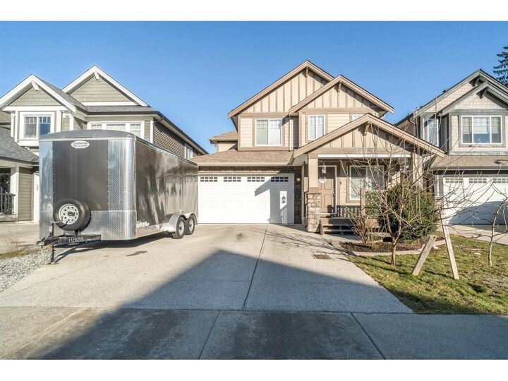 Property Photo: 32921 Trenholm Avenue BC V4S 0C7