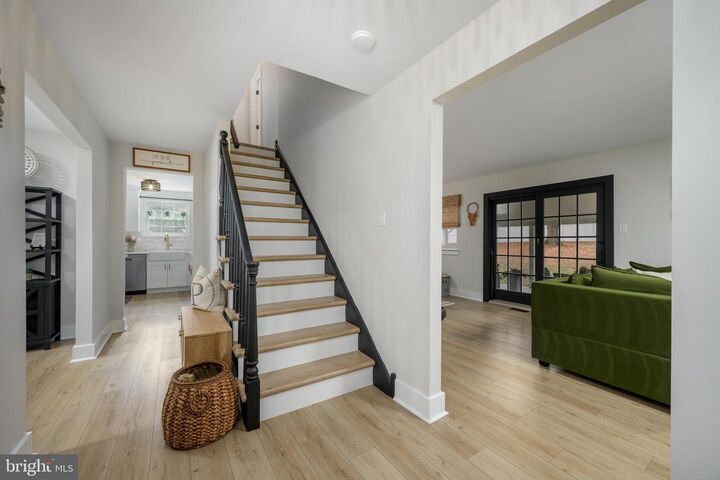 Property Photo:  3 Drake Terrace  NJ 08080 