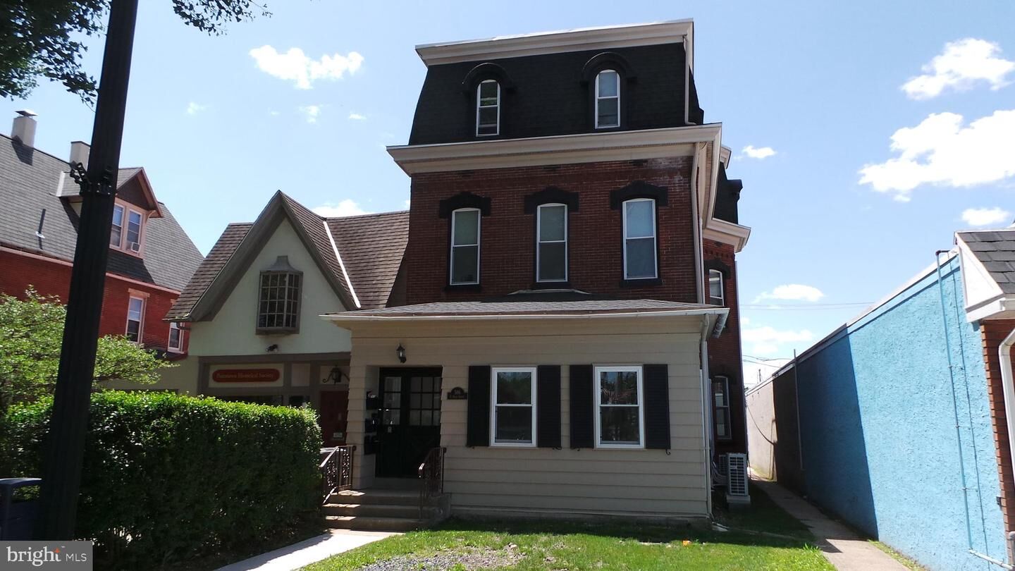 Property Photo:  566 E High Street 1  PA 19464 