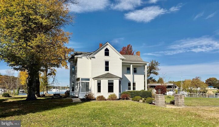 Property Photo: 48600 Deep Cove Lane MD 20680