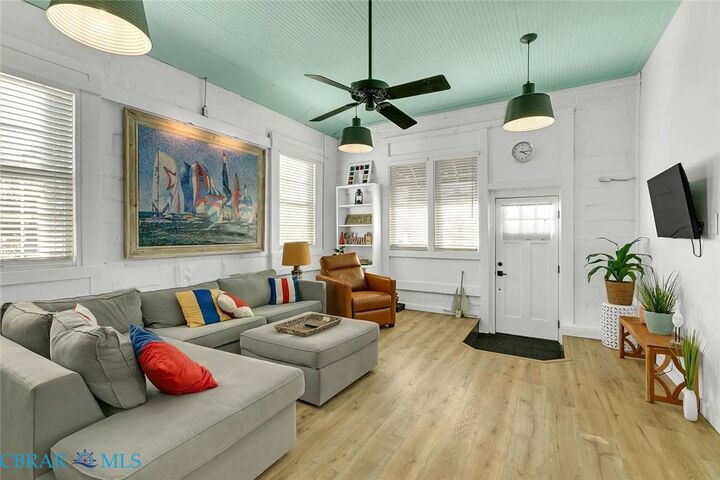 31 Cross Street  Urbanna VA 23175 photo