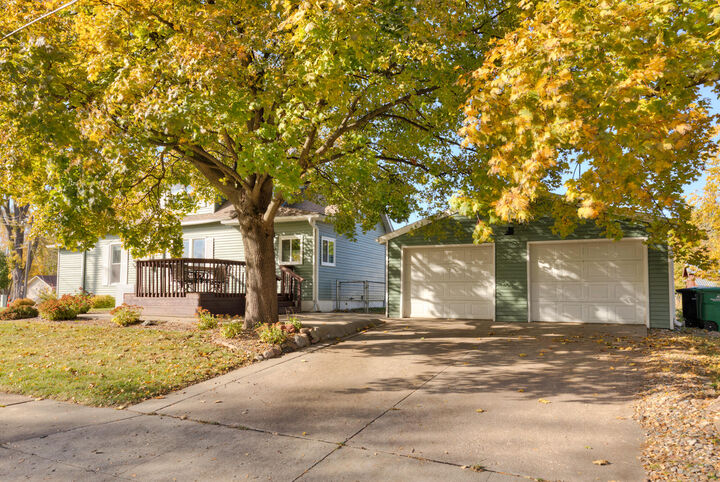 Property Photo: 810 SW 3rd Street IA 50023