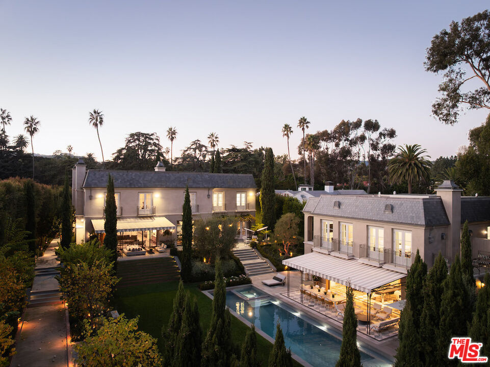 Property Photo: 12770 S Bristol Cir CA 90049