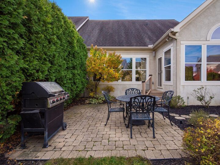 210 Tinley Park Circle  Delaware OH 43015 photo