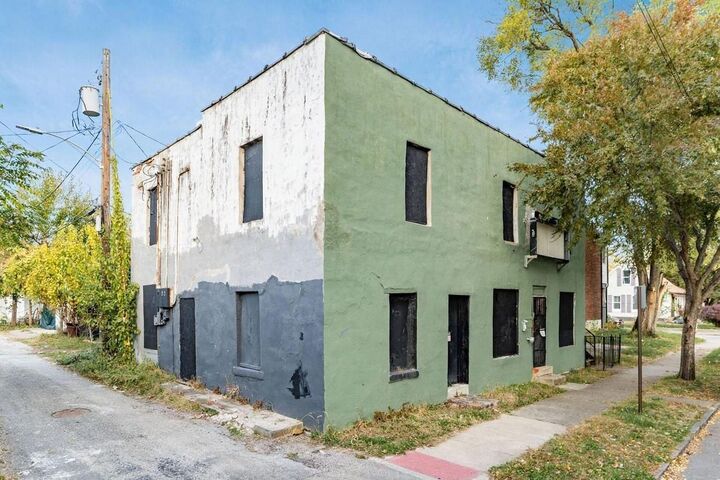 Property Photo: 160 E Barthman Avenue OH 43207