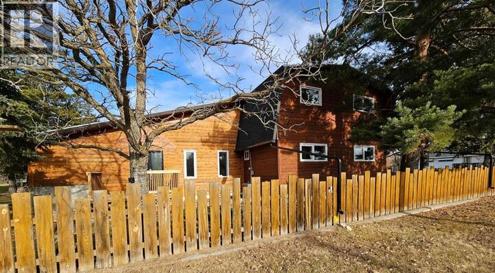 5108 51 Avenue  Czar AB T0B 0Z0 photo