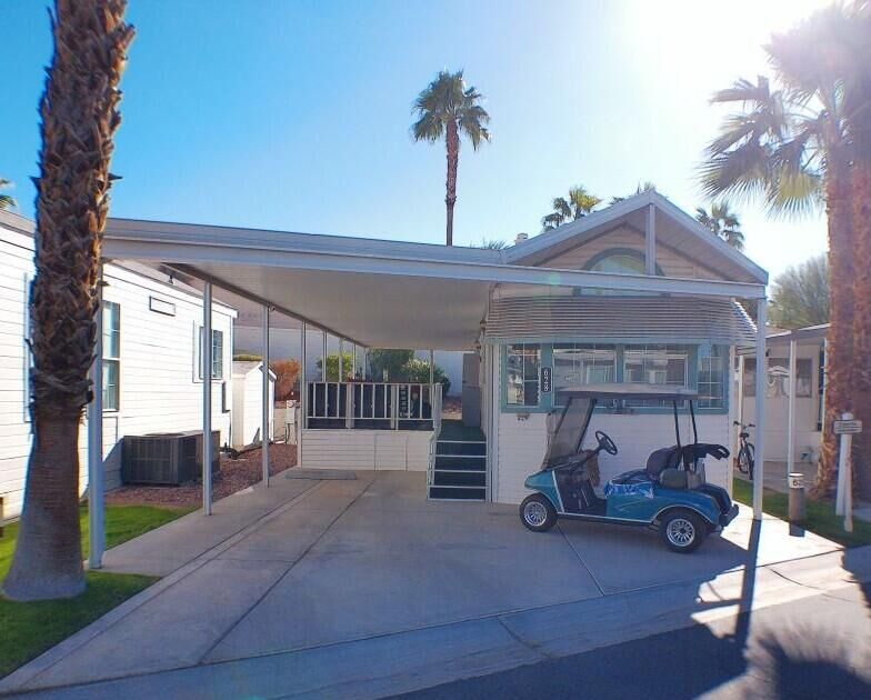 Property Photo: 84136 Ave 44, #628 CA 92203