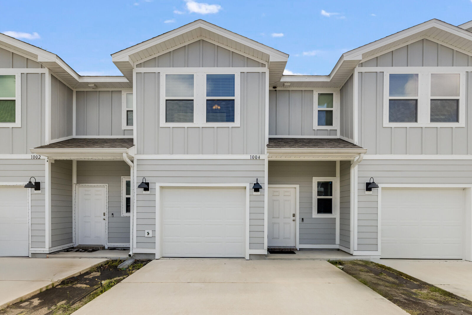 Property Photo: 1004 McLaren Circle FL 32547