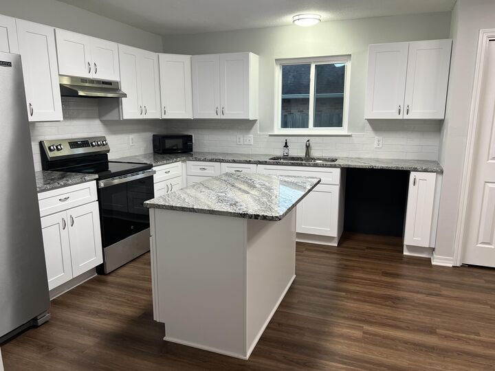 Property Photo:  2043 Jessica Way  FL 32566 