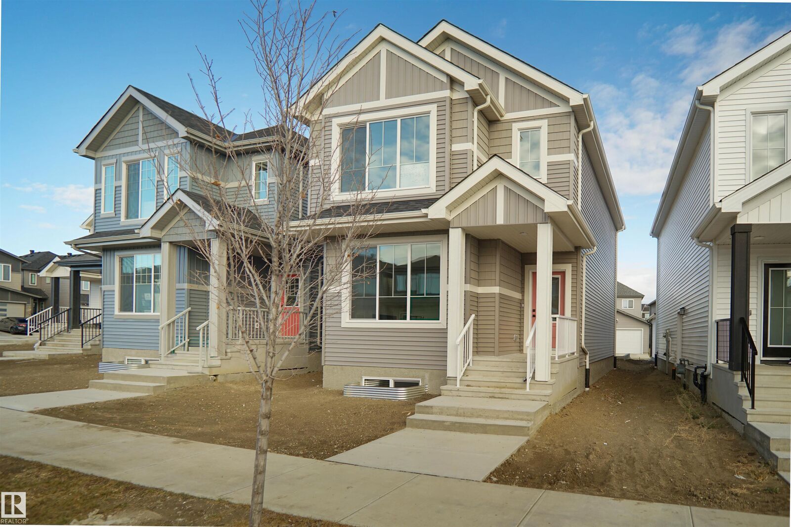Property Photo: 784 Cy Becker Drive NW AB T5Y 2W4