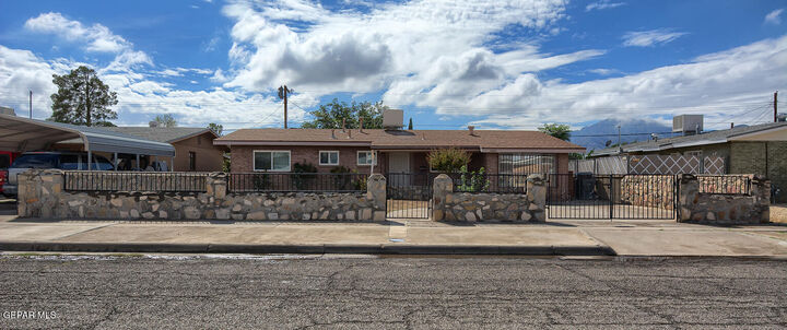 Property Photo: 9237 Montgomery Drive TX 79924