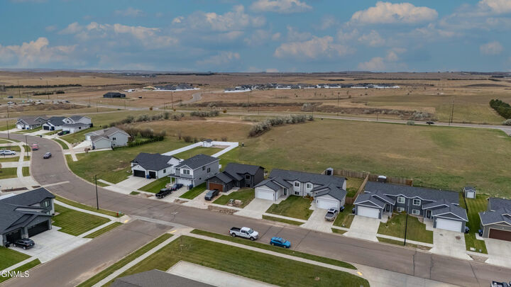 Property Photo:  3451 Calvin Drive  ND 58601 