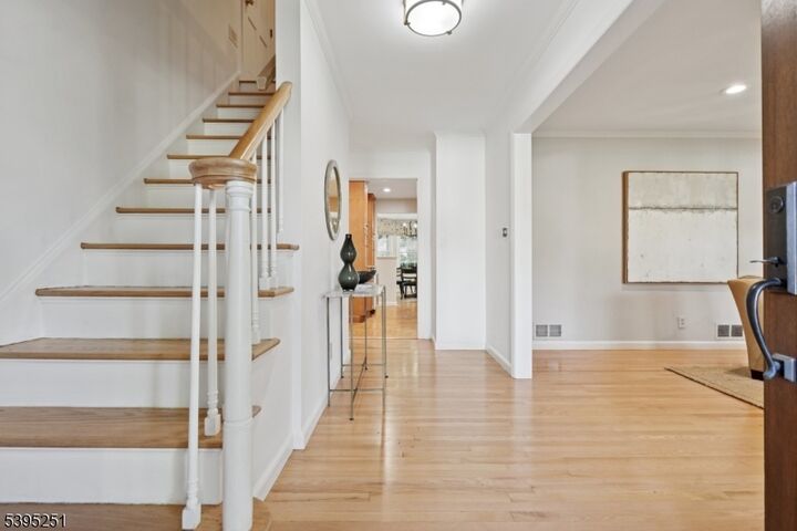 Property Photo: 34 Sweetbriar Rd NJ 07901