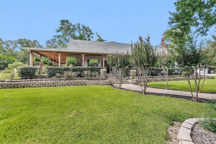 Property Photo:  235 Caravella Court  TX 77351 