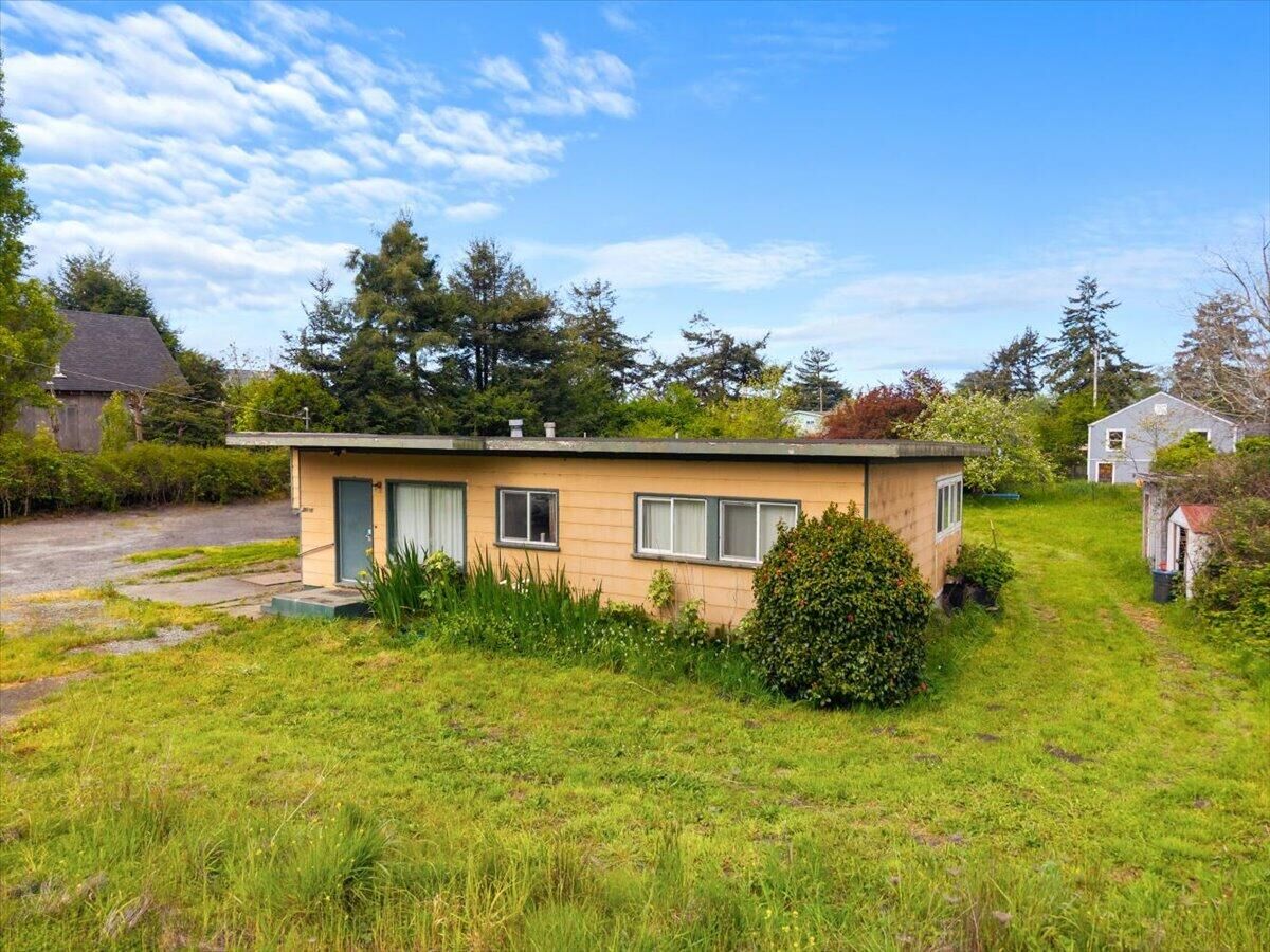 Property Photo: 2595 Todd Court CA 95521