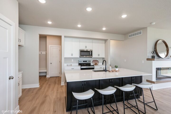 Property Photo:  1730 Roebling Road  IA 50003 