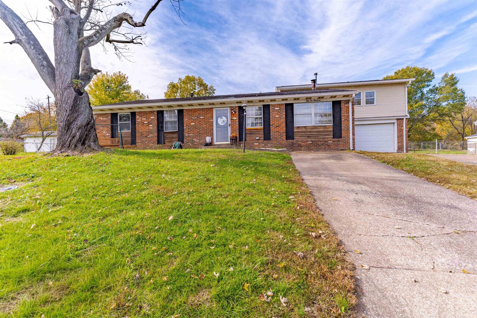 Property Photo:  5200 Westchester Drive  IN 47720-1153 