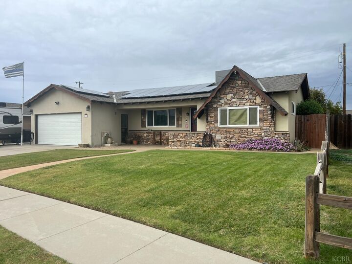 254 W Earl Way  Hanford CA 93230 photo