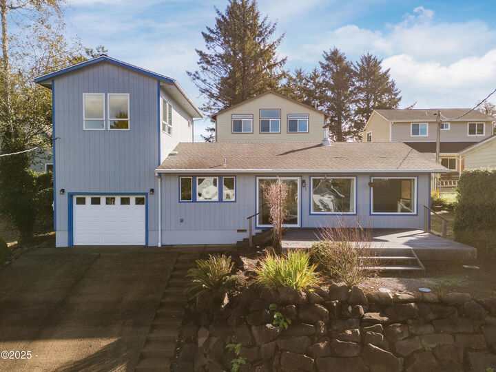 Property Photo:  2325 Fleming Avenue  OR 97141 