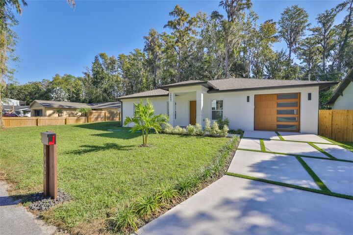 Property Photo: 16407 Lake Byrd Drive FL 33618