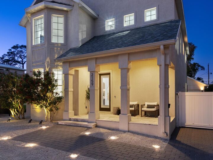 Property Photo: 2159 Hawthorne Street FL 34239