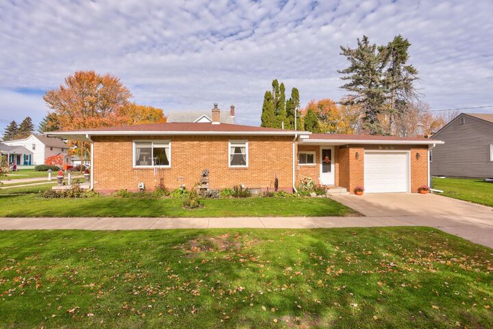 Property Photo:  215 S Kiesel Street  MI 48706 