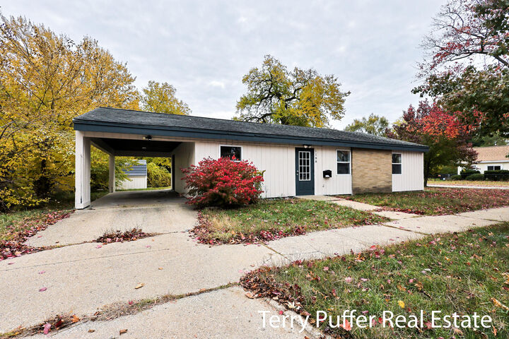 Property Photo:  1188 Spring Street  MI 49442 