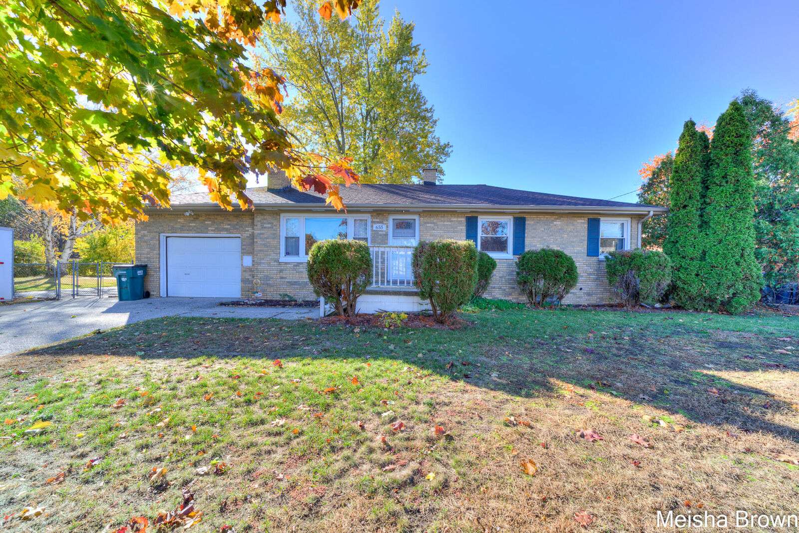 Property Photo:  655 E Ellis Road  MI 49441 