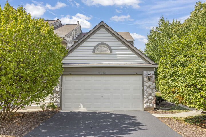 Property Photo: 3220 Bromley Lane IL 60502