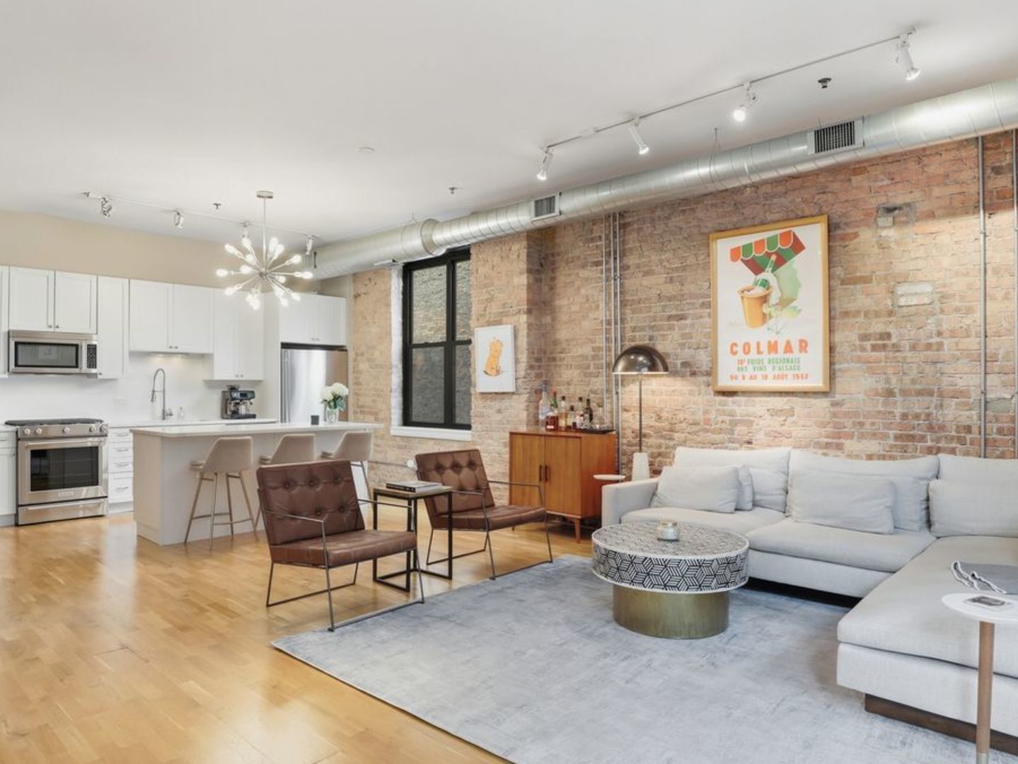 Property Photo: 23 N Green Street 202 IL 60607