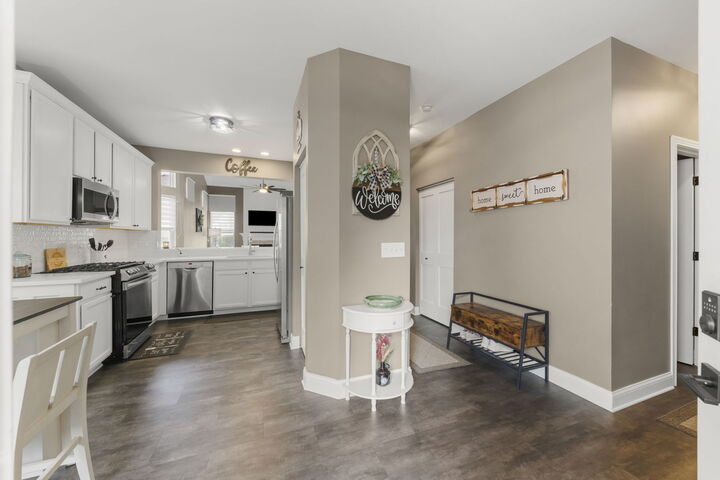 Property Photo: 907 Bluebell Circle IL 60431