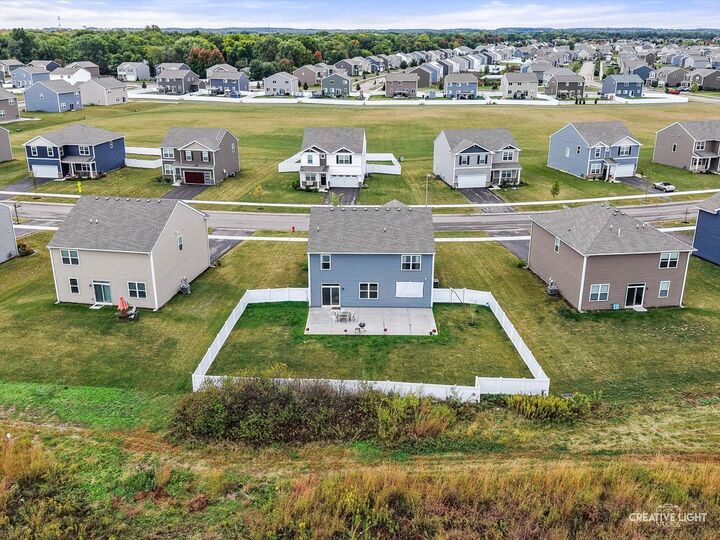 Property Photo: 2721 Berrywood Lane IL 60560