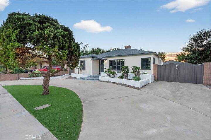 Property Photo:  509 N Buttonwood Street  CA 92805 