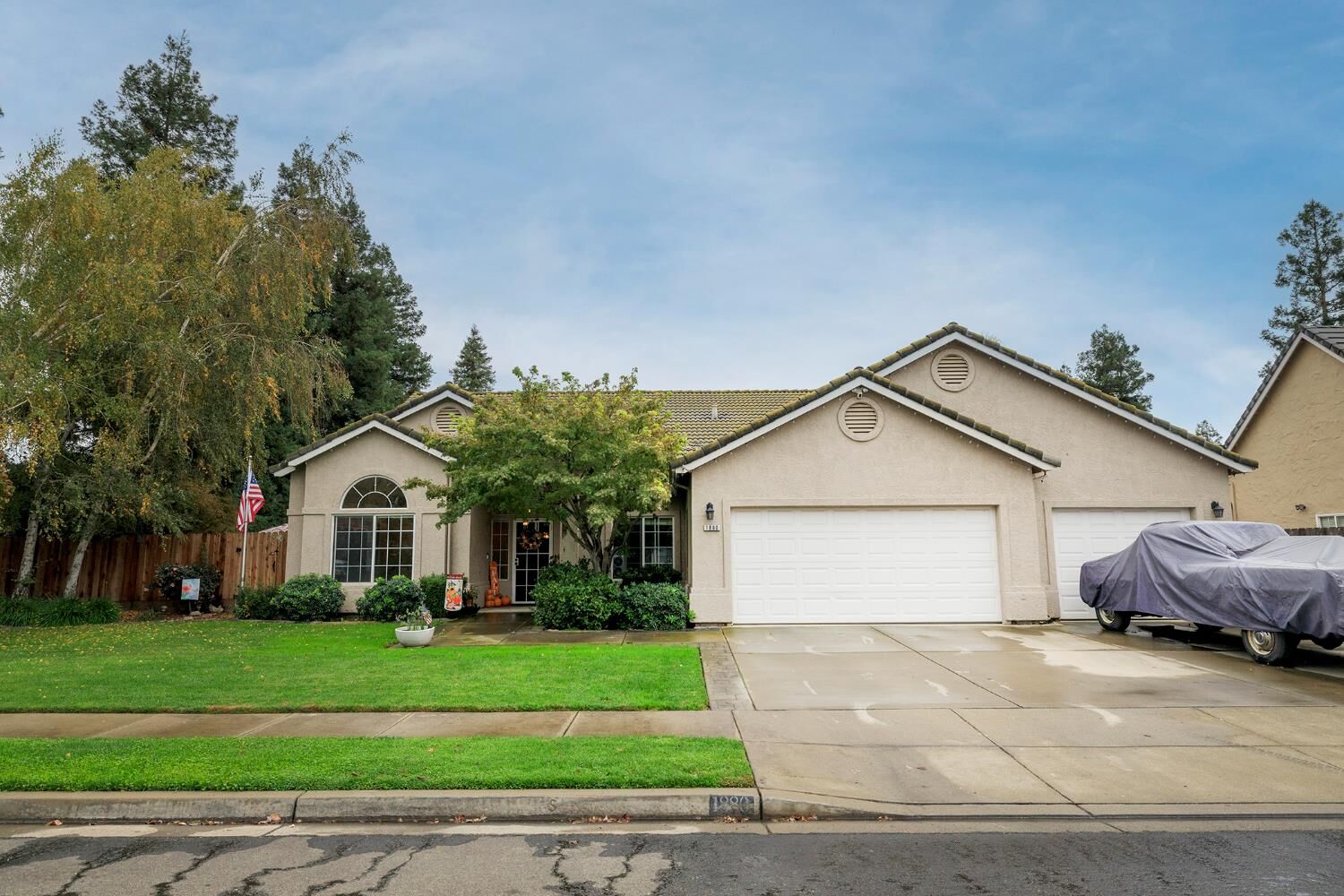 Property Photo:  1880 Westminster Lane  CA 95382 