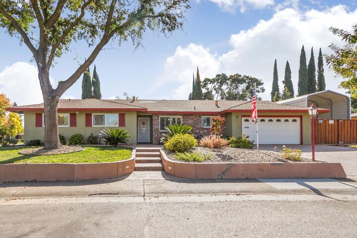 9018 El Oro Plaza Drive  Elk Grove CA 95624 photo