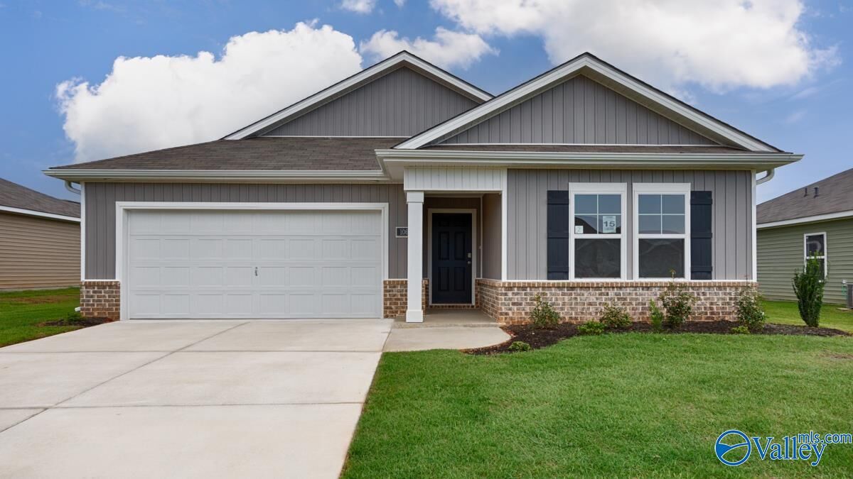 Property Photo: 106 Saw Palmetto Drive AL 35759