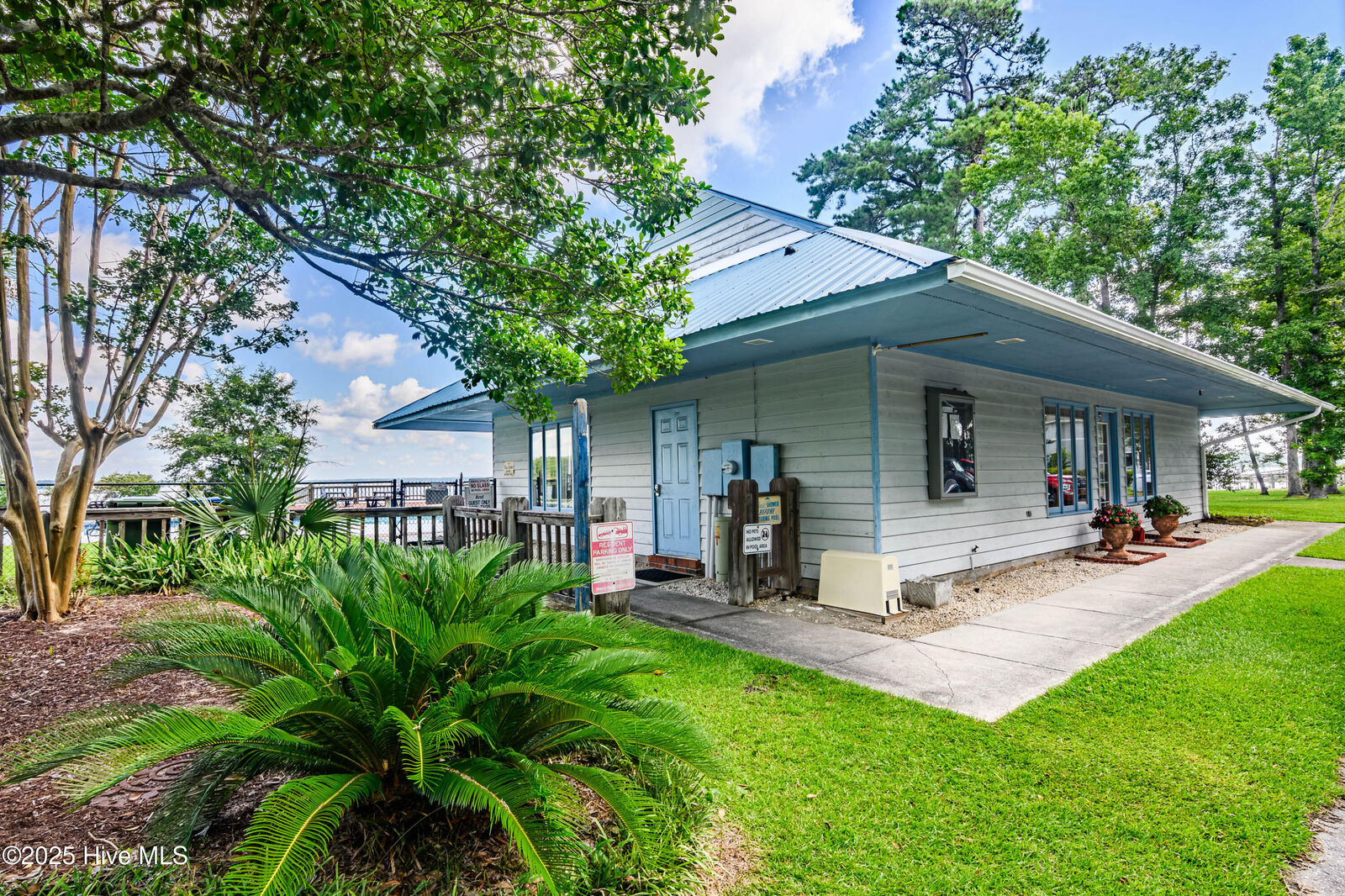 Property Photo:  902 Charleston Place  NC 28460 