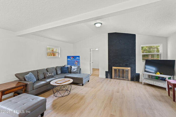 Property Photo: 7059 Tynan Avenue FL 32211