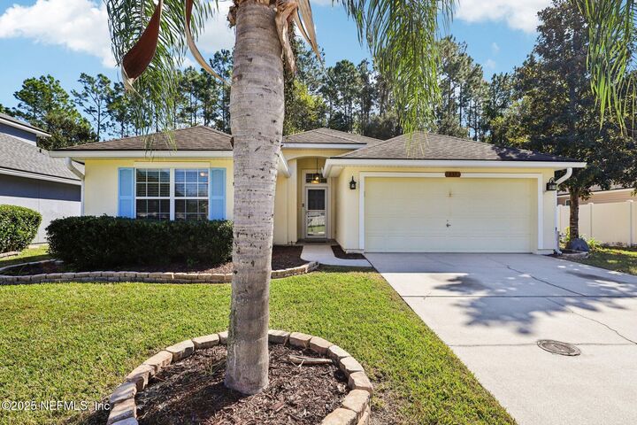 Property Photo: 337 W New England Drive FL 32033