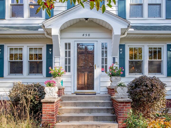 Property Photo:  458 Otis Avenue  MN 55104 