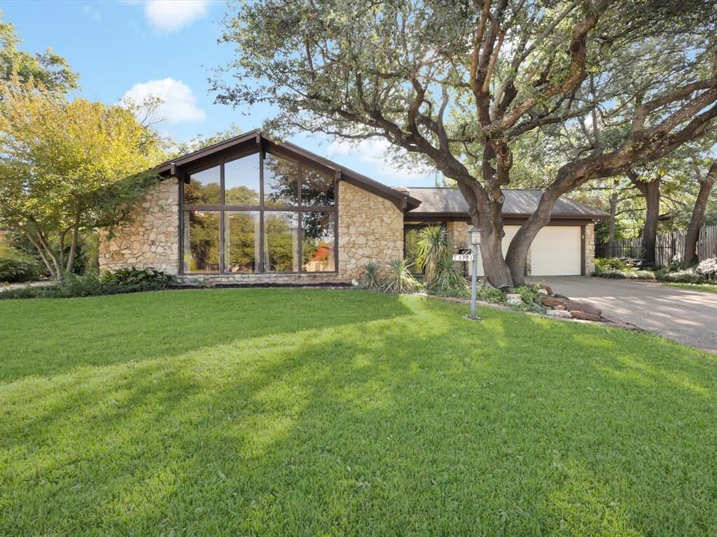 Property Photo:  4704 Three River Court  TX 76103 