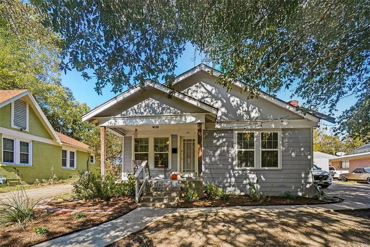 Property Photo:  1211 Lansford Avenue  TX 75224 