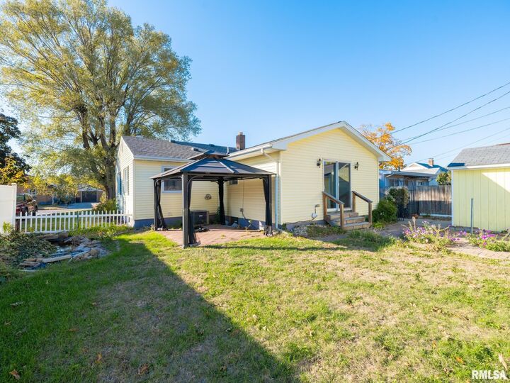 Property Photo: 1410 N Capitol Street IL 61554