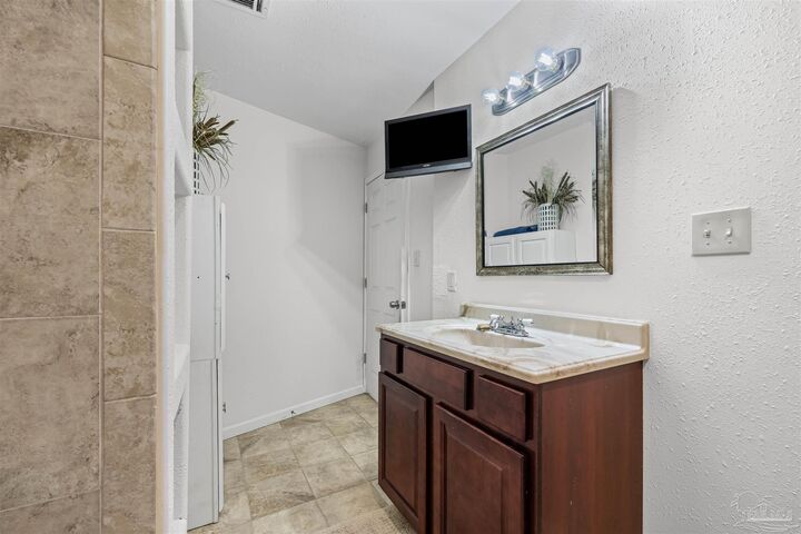 4505 Silver Oak Dr  Pensacola FL 32505 photo