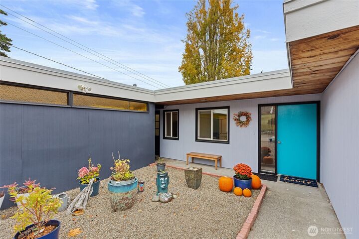 Property Photo: 3009 S Laurel Street WA 98362