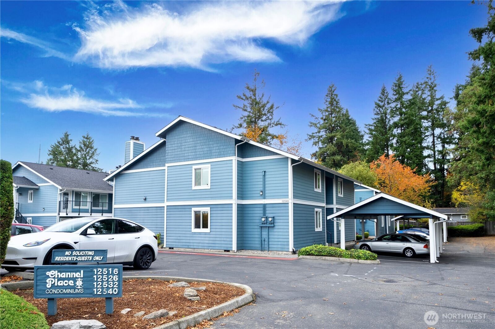 Property Photo: 12540 SE 32nd Street 35 WA 98005