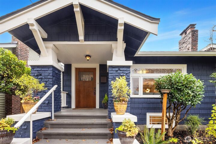 Property Photo:  5711  Latona Avenue NE  WA 98105 