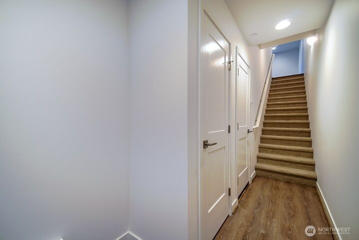 Property Photo: 15723 NE 14th Terrace 2701 WA 98008