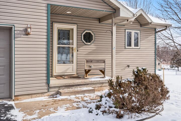 Property Photo:  N5842 Lakeview Drive  WI 54941-9722 