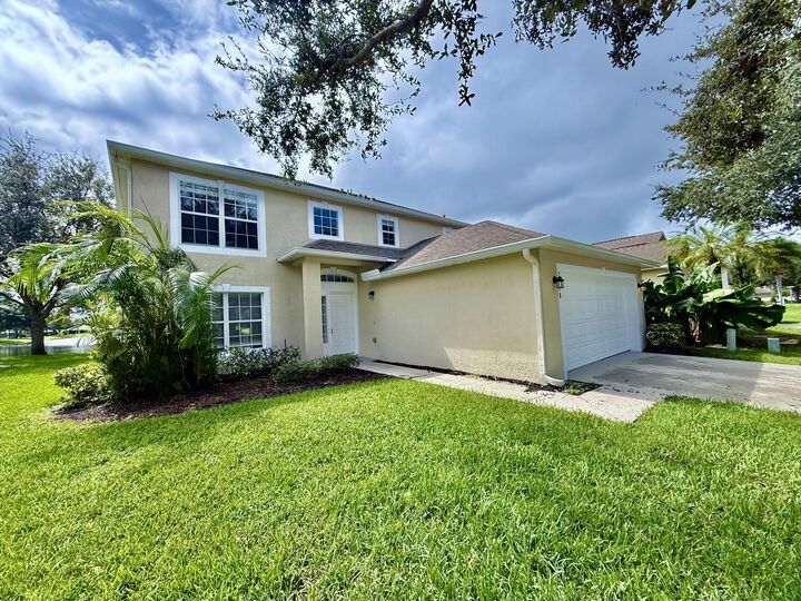 Property Photo: 2538 12th Square SW FL 32968